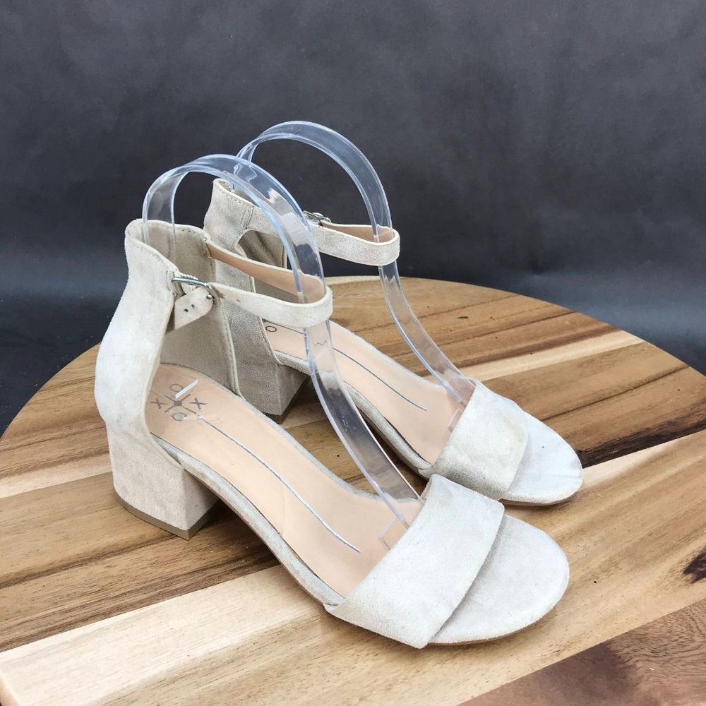 XOXO Beige Adjustable Ankle Strap Peep Toe Block Heel Sandals Womens Size 6